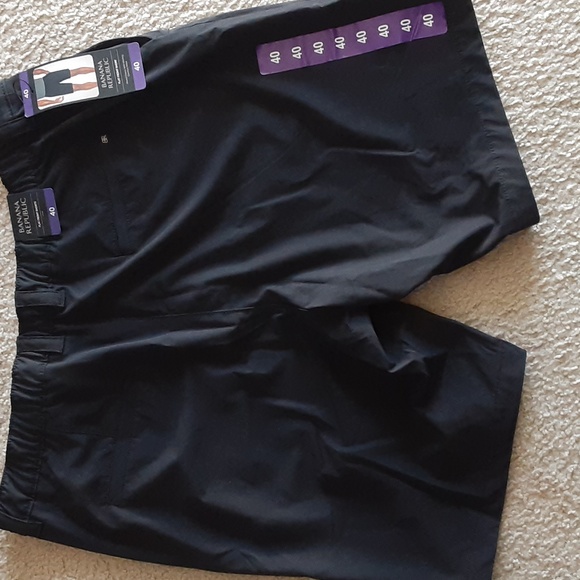 Banana Republic Men's Elastic Back Waistband Flat Front Shorts - Picture 6 of 7